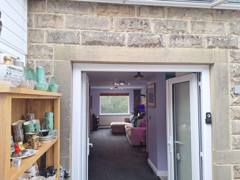 Conservatory to...
