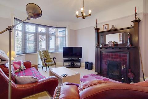 12 Ravine Road, Bournemouth, BH5 2DU