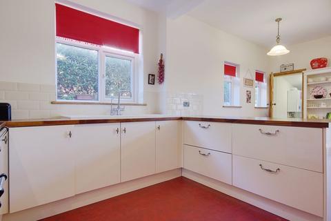 12 Ravine Road, Bournemouth, BH5 2DU