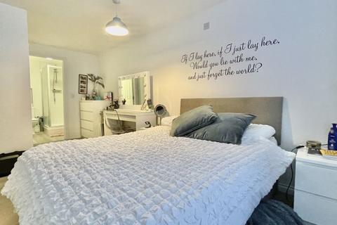 2 bedroom apartment for sale, Church Path, East Cowes PO32