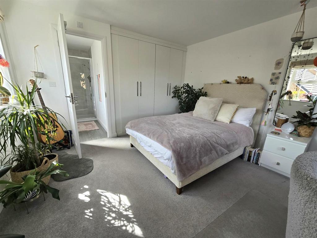 Bedroom 1 1 .jpg