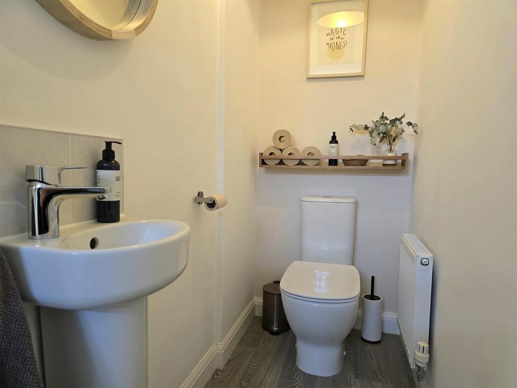 Downstairs WC.jpg