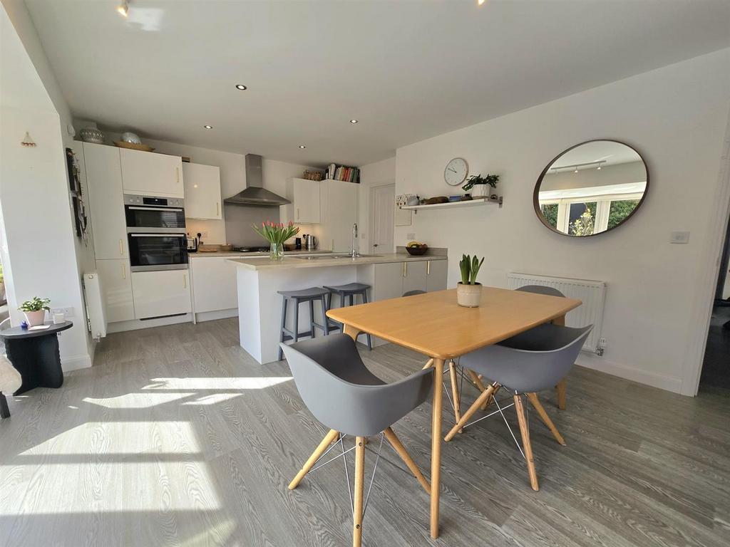 Kitchen 3.jpg