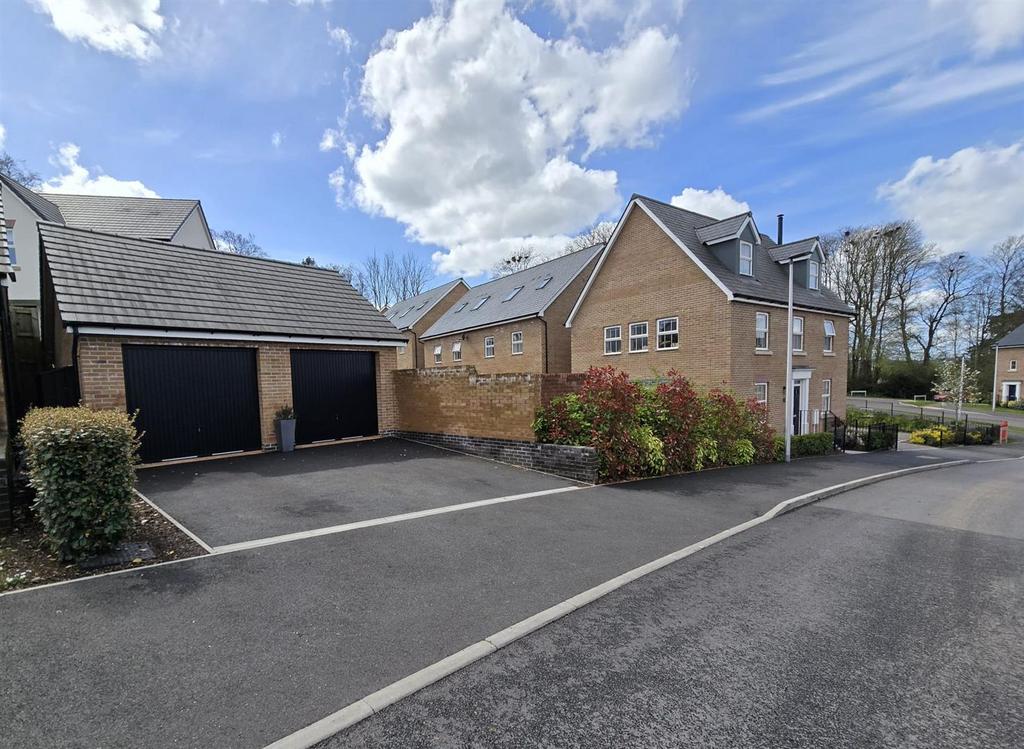 House and garage .jpg