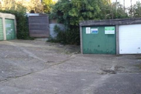 Garage to rent, Cranbrook Road, Barnet EN4