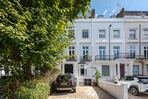3 bedroom apartment to rent, Earls Court Road, Kensington W8 6EF