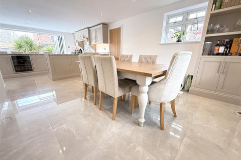 3 Burneham Close, East Bridgford, Nottingham, NG13 8NT