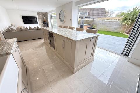 3 Burneham Close, East Bridgford, Nottingham, NG13 8NT