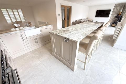 3 Burneham Close, East Bridgford, Nottingham, NG13 8NT