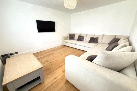 3 Burneham Close, East Bridgford, Nottingham, NG13 8NT
