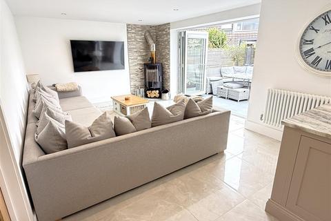 3 Burneham Close, East Bridgford, Nottingham, NG13 8NT