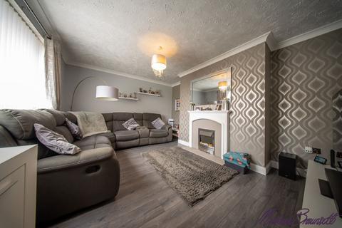 19 Abbotside Close, Bradford, BD10 8DL