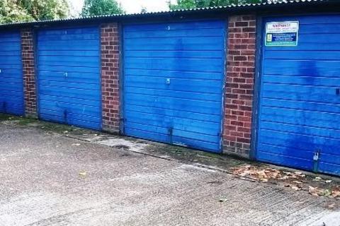 Garage to rent, Derby Road, Enfield EN3