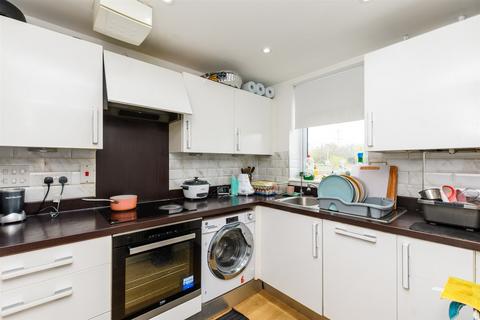 16 Samas Way, Crayford, Dartford, DA1 4FP