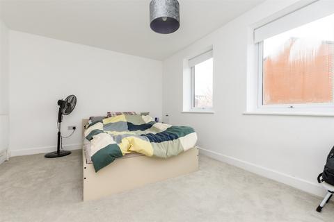 16 Samas Way, Crayford, Dartford, DA1 4FP