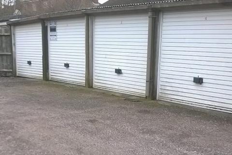 Garage to rent, Durants Park Avenue, Enfield EN3