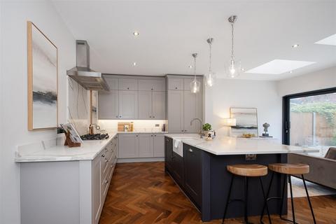 5 bedroom semi-detached house for sale, Kerrison Road, Ealing, W5