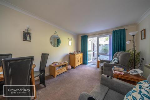 1 bedroom flat for sale, Park Road, Buxton