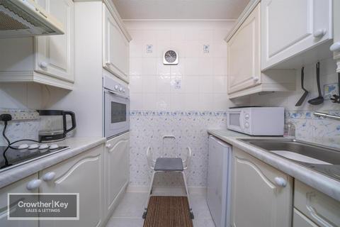 1 bedroom flat for sale, Park Road, Buxton