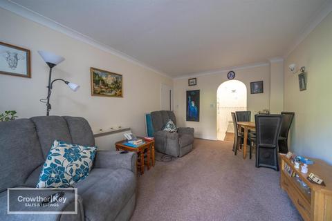 1 bedroom flat for sale, Park Road, Buxton