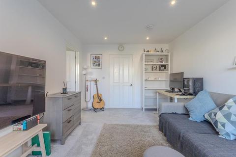 3 bedroom semi-detached house for sale, Dunlop Close, Stepps, G33 6GZ