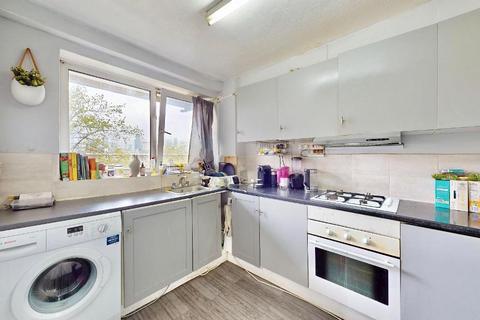 3 bedroom flat for sale, Grove Street, Deptford, London, SE8 3LR