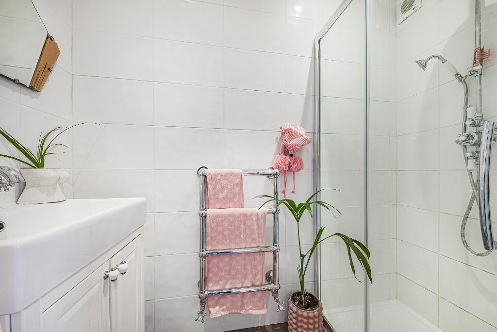En suite shower room