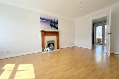 4 bedroom semi-detached house to rent, Wraysbury Close, Luton, Bedfordshire, LU4 9FS
