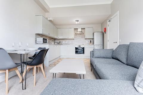 3 bedroom flat to rent, Livingstone Place, Edinburgh, EH9