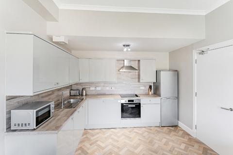 3 bedroom flat to rent, Livingstone Place, Edinburgh, EH9