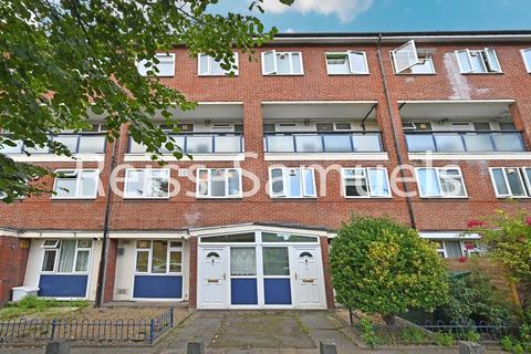 4 bedroom terraced house to rent, Cooks Road, Kennington, Southwark, London SE17