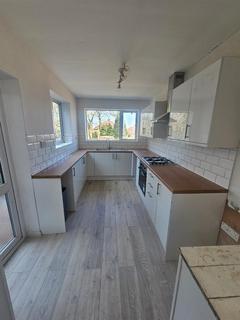 3 bedroom semi-detached house to rent, Hagley Road West, Oldbury