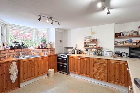 6 bedroom townhouse for sale, Waterloo Road, Llandrindod Wells, LD1