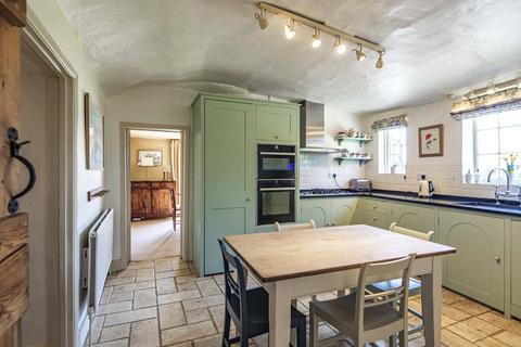 4 bedroom property for sale, The Old Stores, Ashampstead, RG8