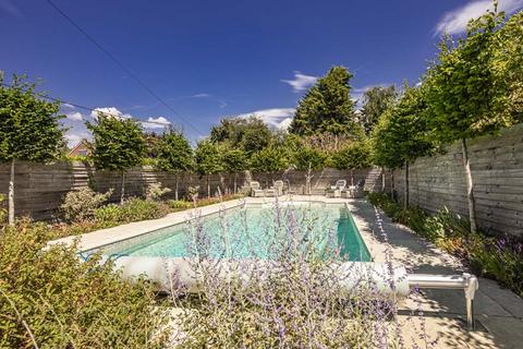 4 bedroom property for sale, The Old Stores, Ashampstead, RG8