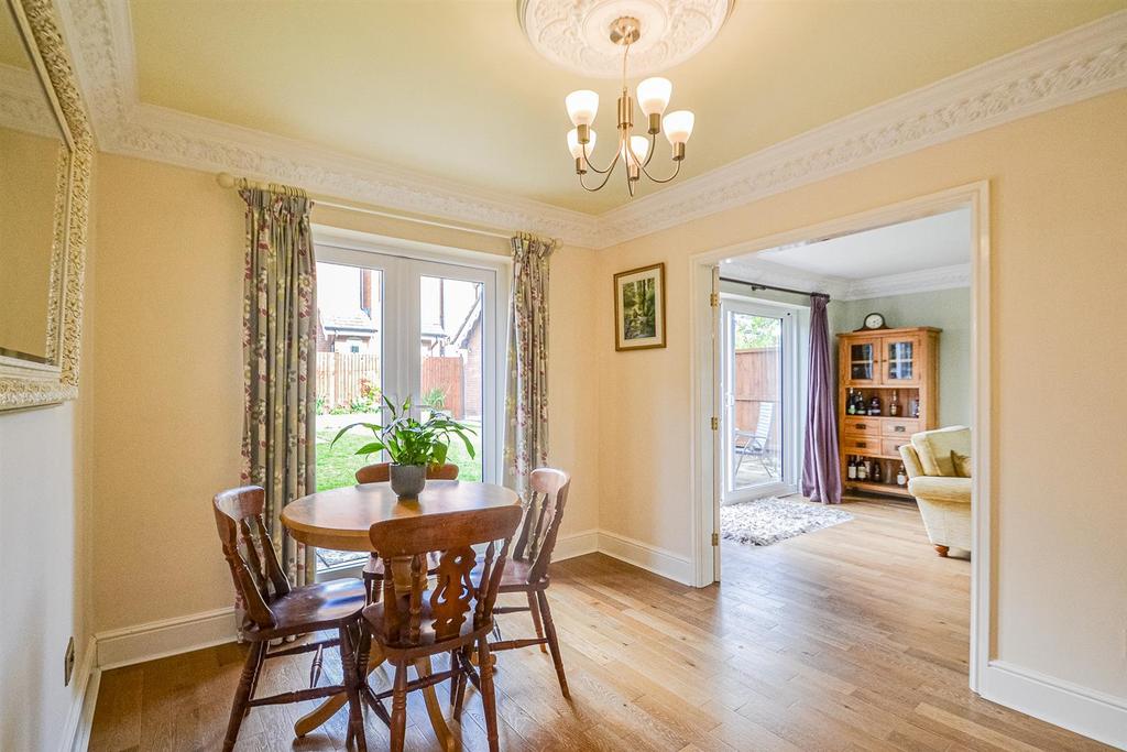 Dining Room to Lounge