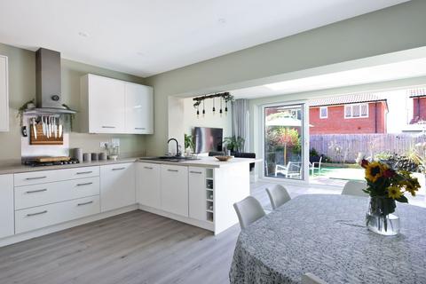 6 Cowslip Close, Shurdington, Cheltenham, GL53 0FN