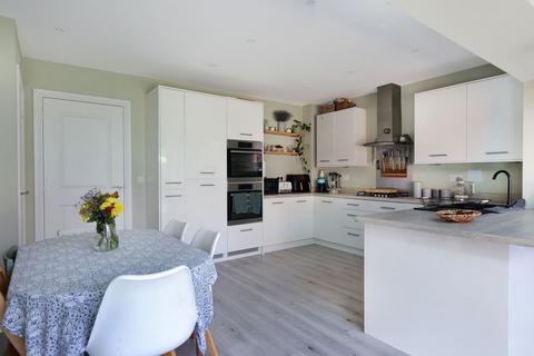 6 Cowslip Close, Shurdington, Cheltenham, GL53 0FN
