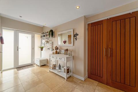 5 bedroom detached house for sale, Shakespeare Gardens, Rugby, Warwickshire CV22 6EZ