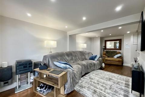 185 Hall Road, Handsworth, Sheffield, S13 9AL