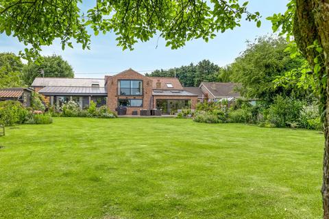 undefined, Stunning Barn Conversion with Field Views in Upwell