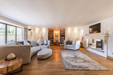 undefined, Stunning Barn Conversion with Field Views in Upwell