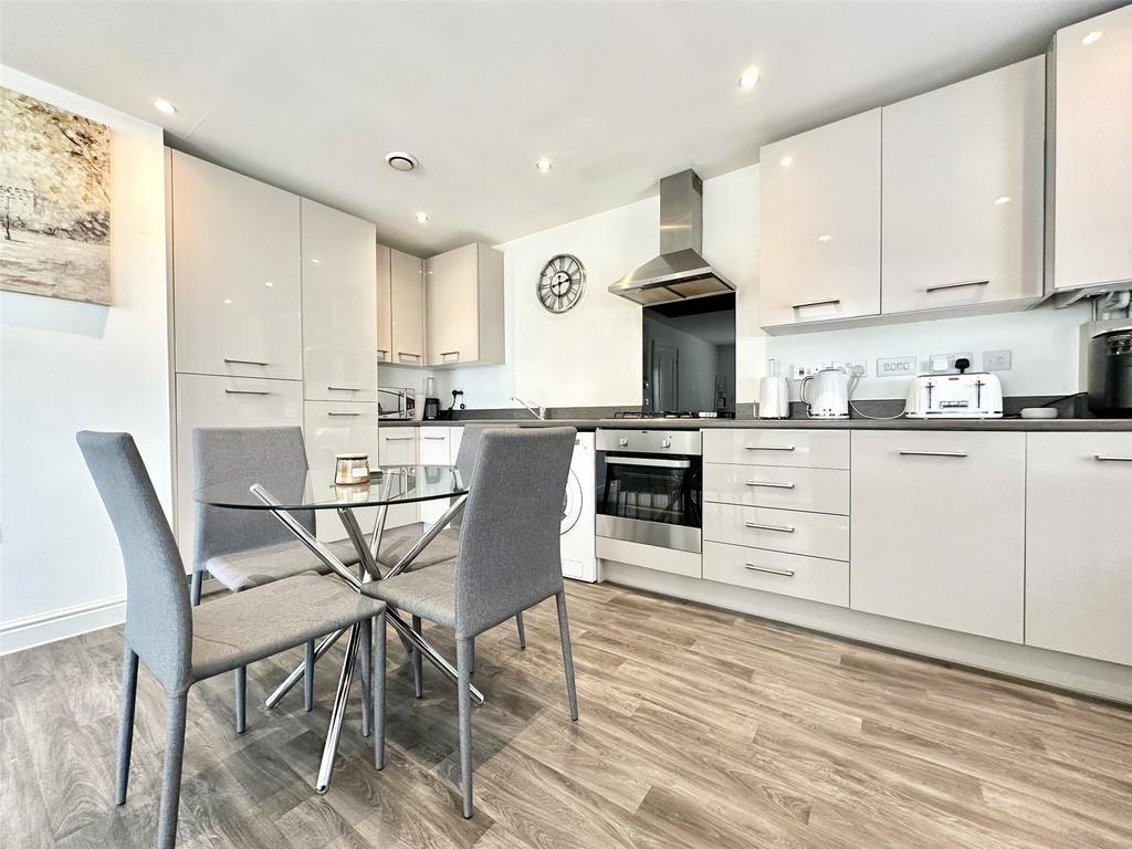 Kitchen/Dining