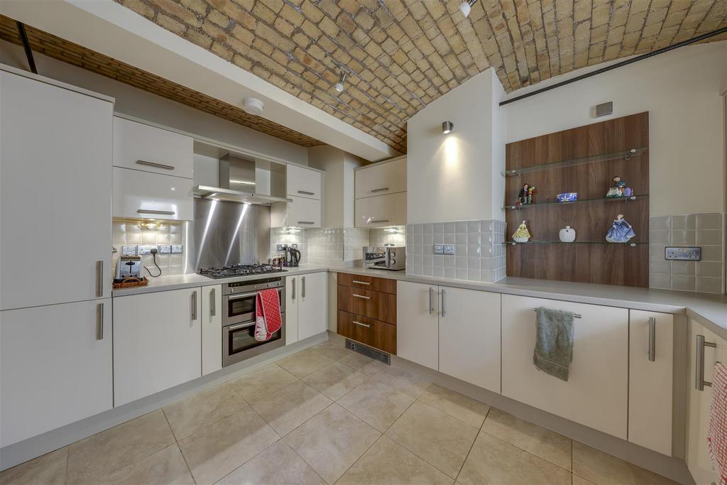 Kitchen Alt