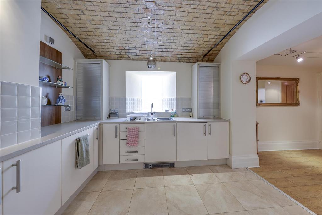 Kitchen Alt 2