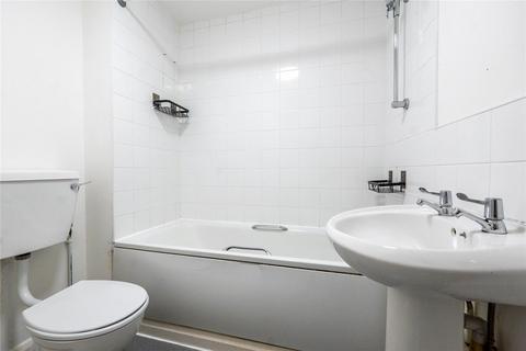 3 Calder Vale, Bletchley, Milton Keynes, MK3 7PL