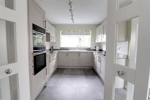 12 Dunheved Fields, Launceston, PL15 7HS