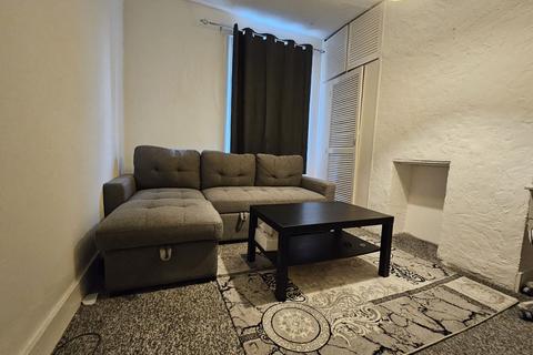 1 bedroom apartment to rent, London SW19