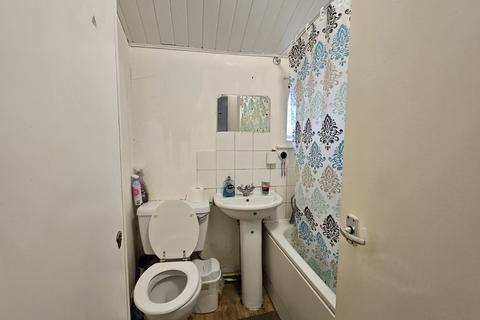 1 bedroom apartment to rent, London SW19