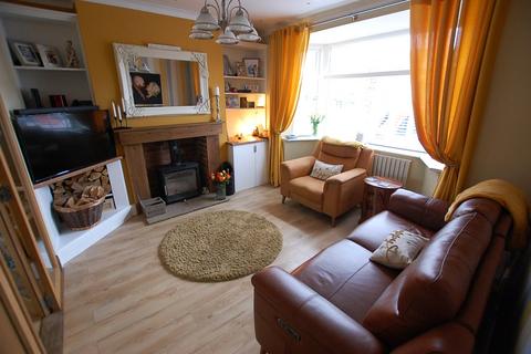 97 Lees Road, Ashton-under-lyne, OL6 8BQ